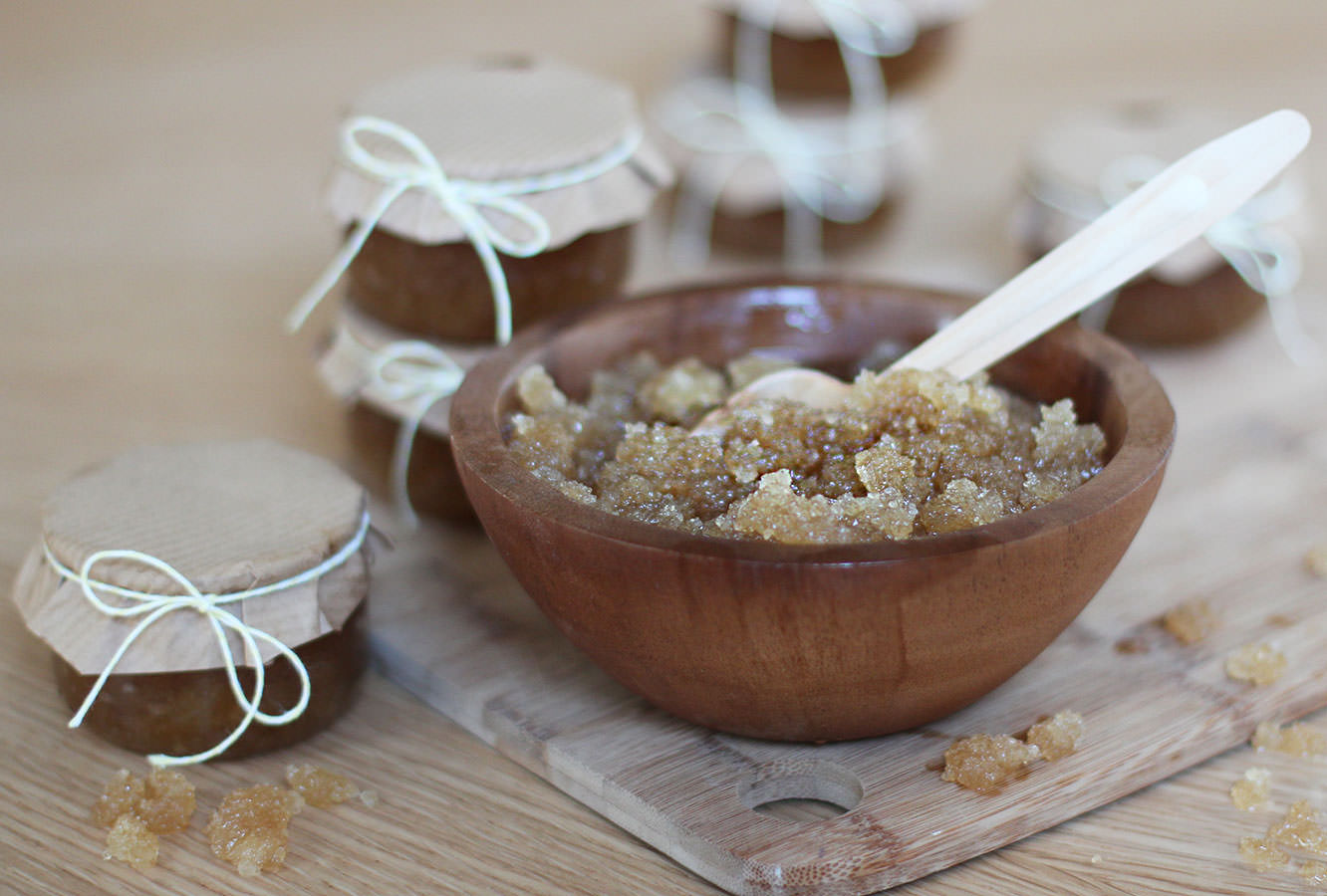 honey-and-almond-homemade-sugar-scrub-5