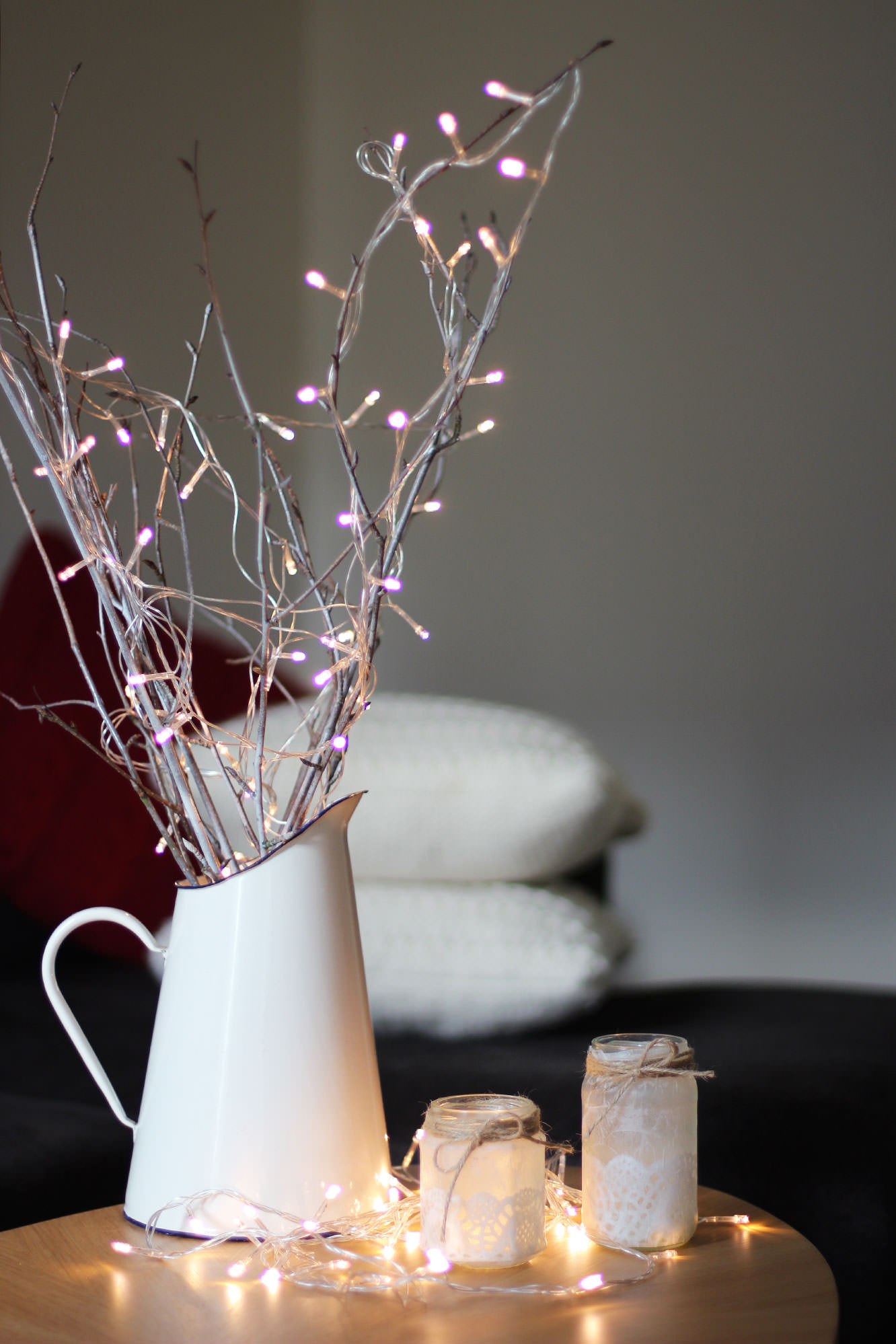 sprayed-branches-cheap-home-christmas-decoration-2