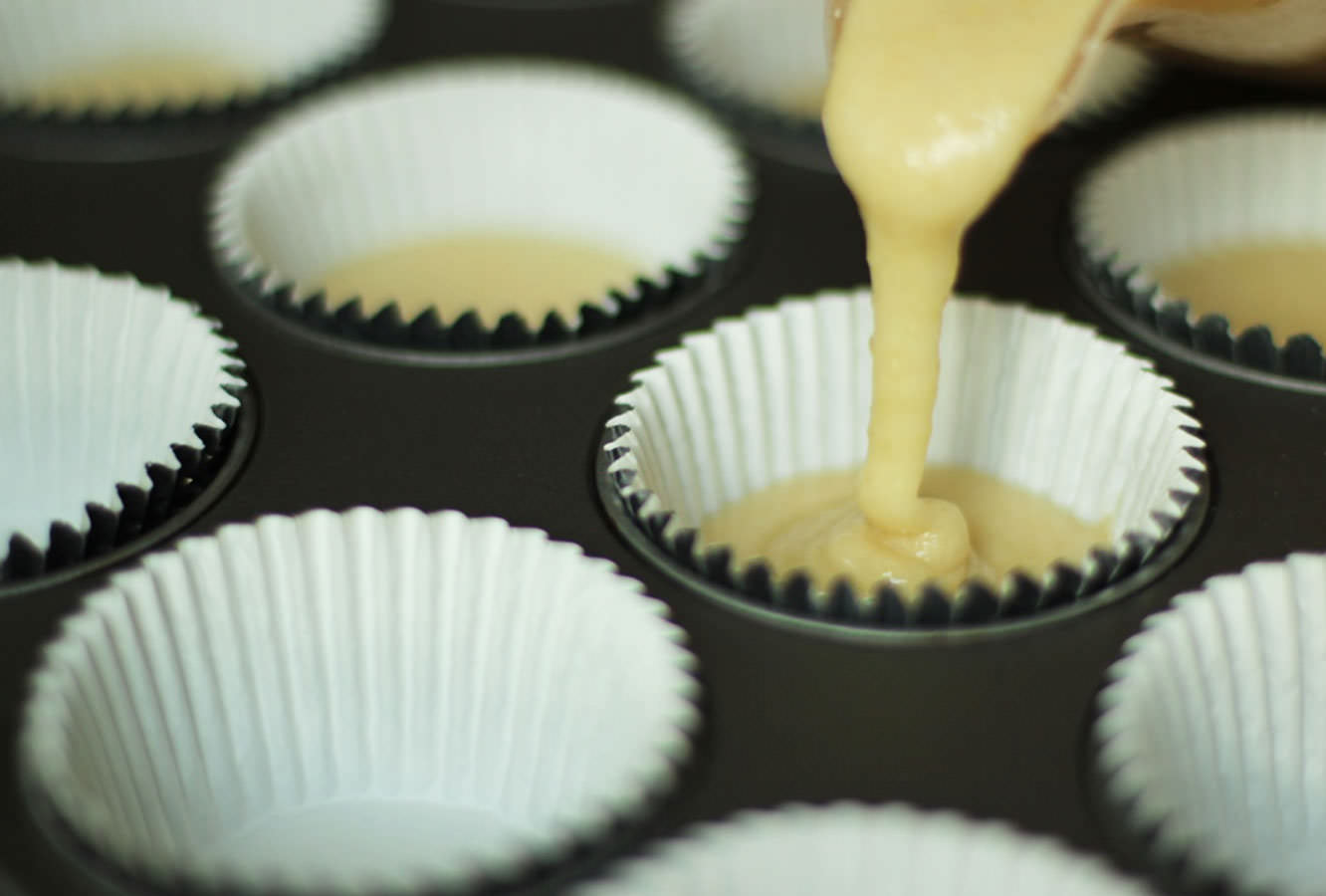 cherry-bakewell-tart-cupcake-recipe-5