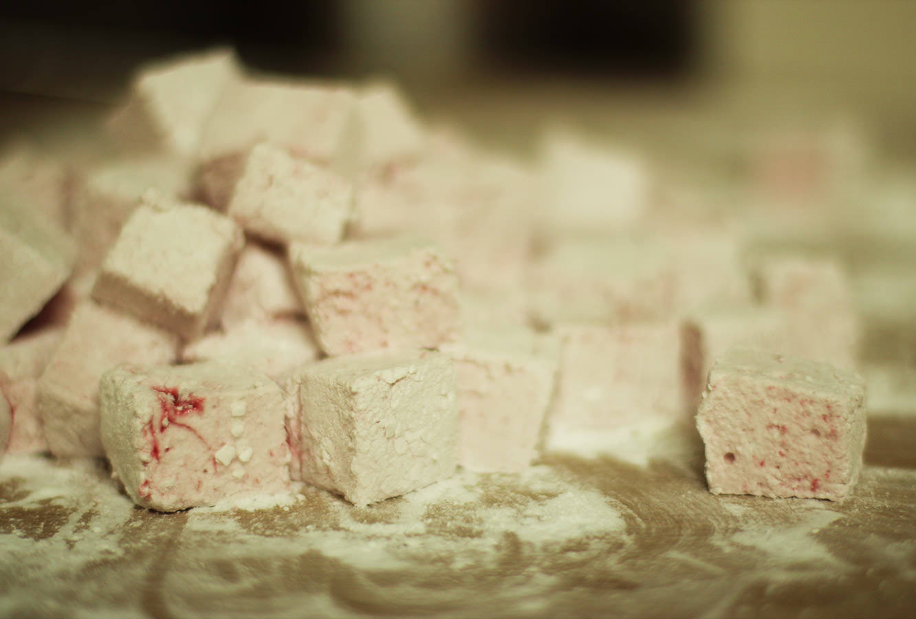 hen-bachelorette-party-favours-raspberry-caramel-marshmallow-recipe-11